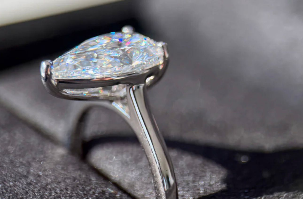 LD2058 YG / P - 3ct pear solitaire  12.75 x 8mm engagement ring  (Mount)  