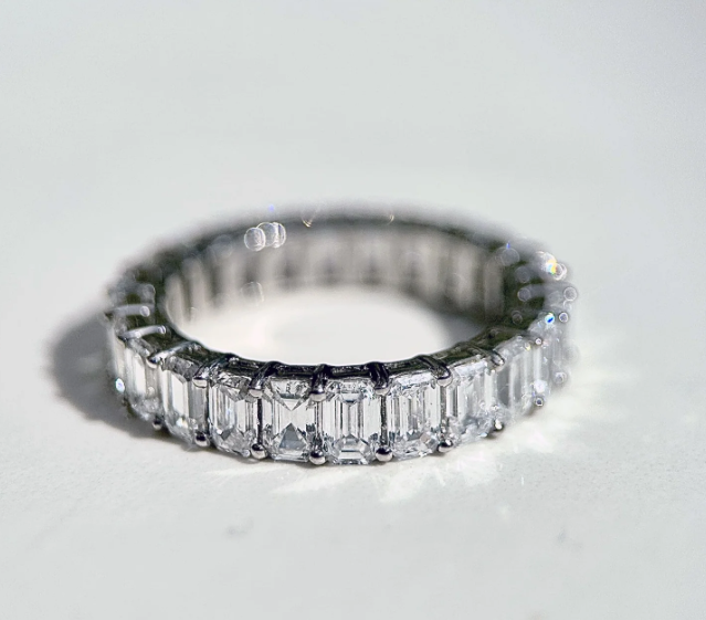 LD108-YG or LD108-P  Full Emerald Cut Diamond Band – 4ct