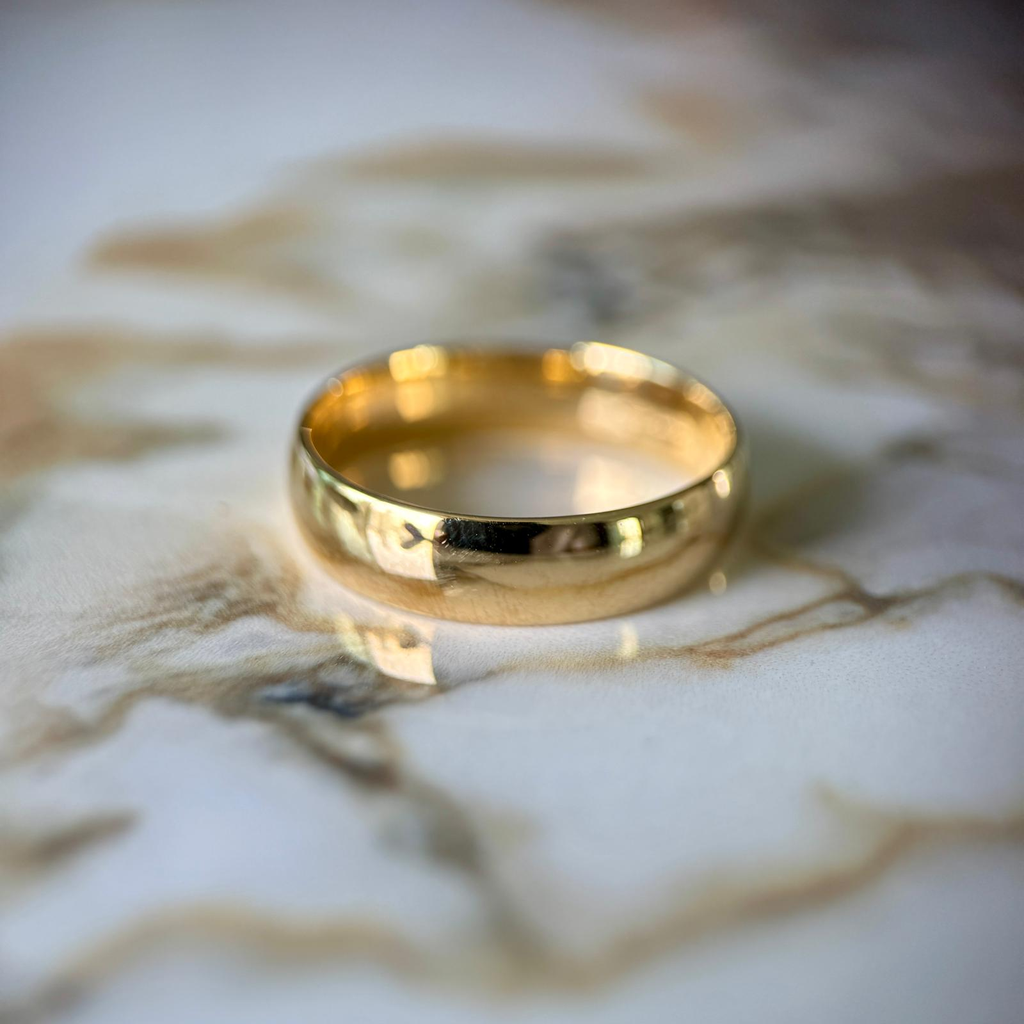 LD092-YG or LD092P More Curved Men's Wedding Band